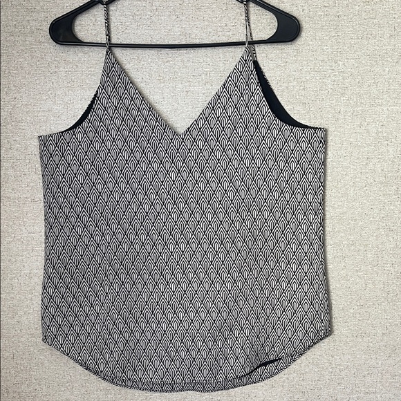 Express Black and White Geometric Camisole - Picture 1 of 4